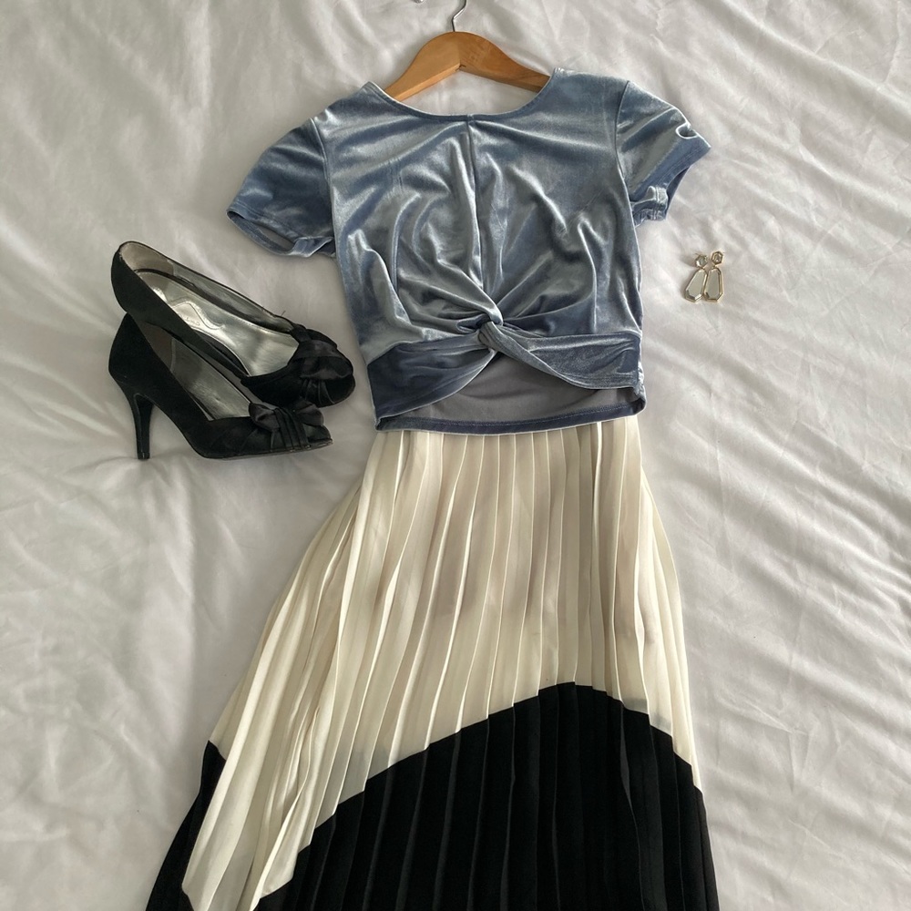EXPRESS Skirt - Picture 2 of 8